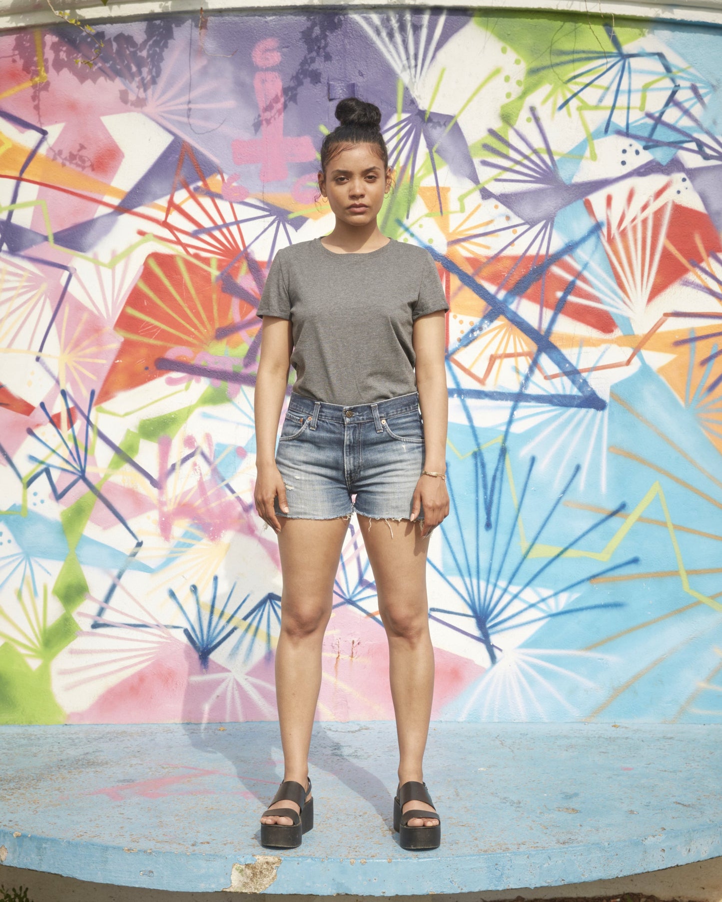 T-shirt col rond gris foncé