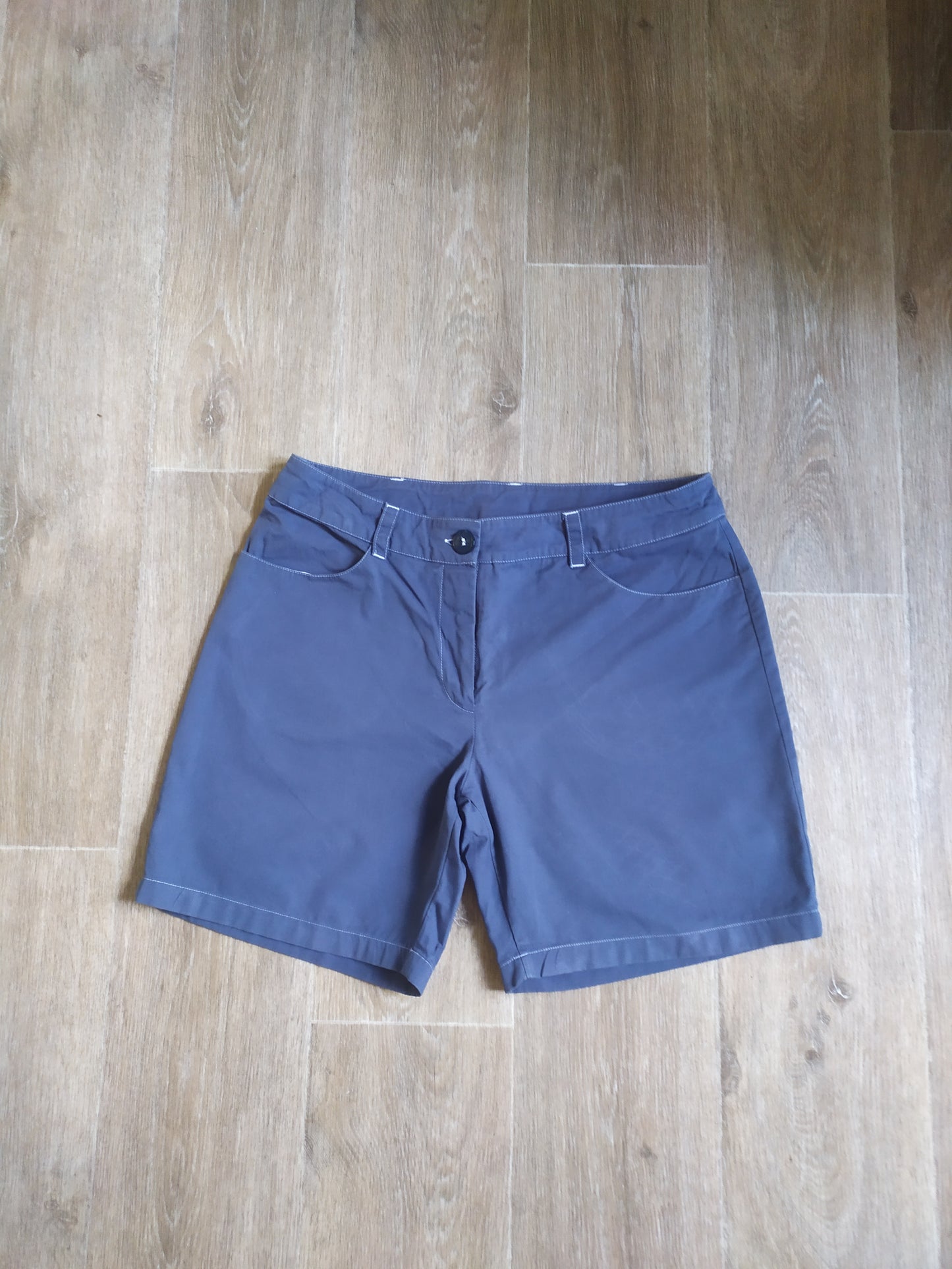 Short bleu