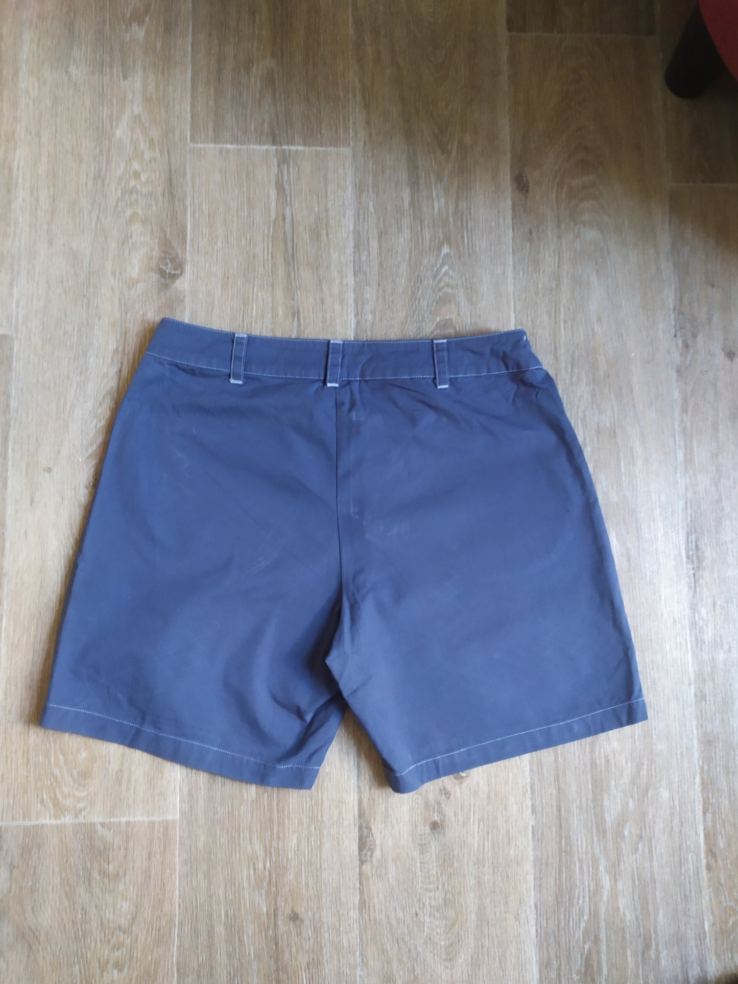 Short bleu